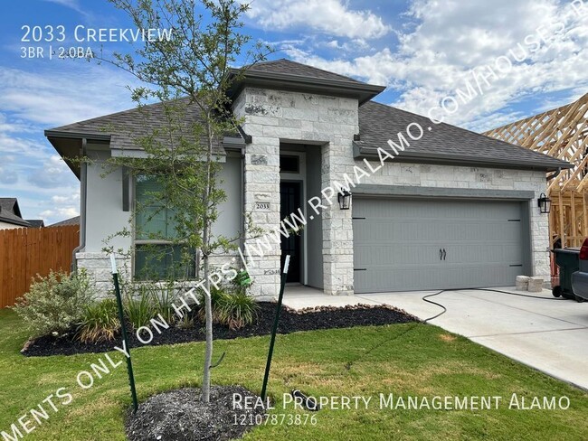 Building Photo - 2033 Creekview-