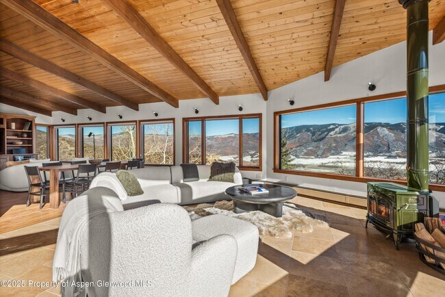 Foto del edificio - 2227 Juniper Hill Rd