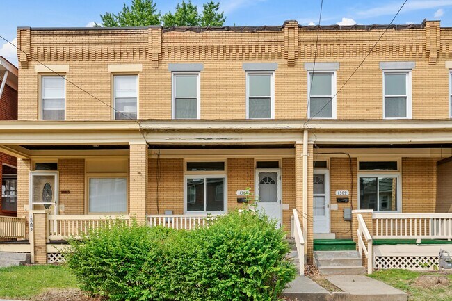 Foto del edificio - Beautifully Renovated 2 Bed/1 Bath in Dorm...