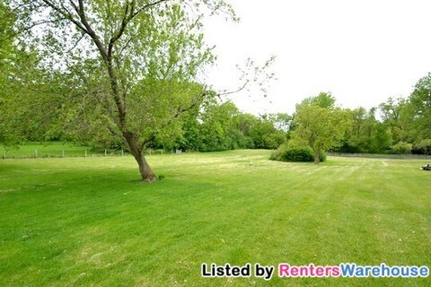 Building Photo - 2785 White Oak Cir