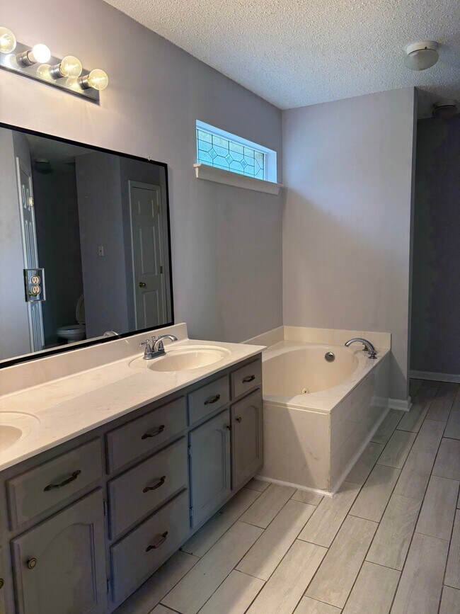 Photo - 2753 Broadway Dr (Southaven, MS) House
