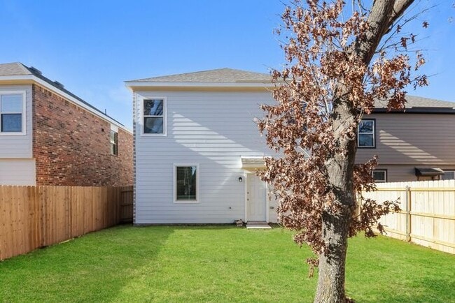 Building Photo - 1305 Ester Ln