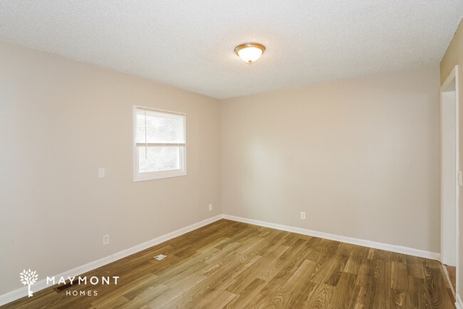 Building Photo - 3935 Crouch Dr