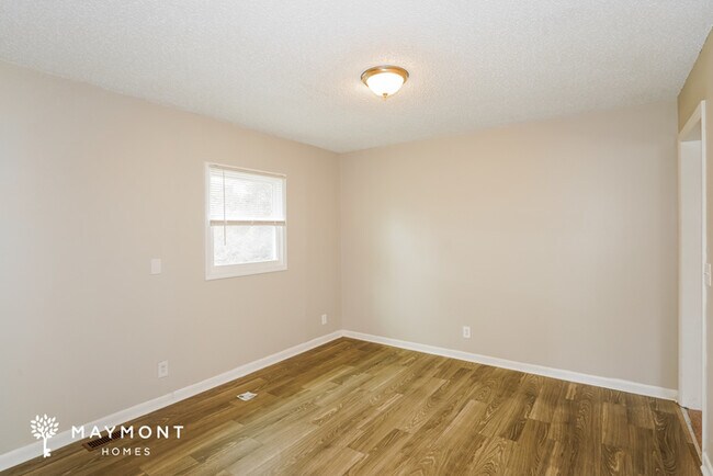 Foto del edificio - 3935 Crouch Dr