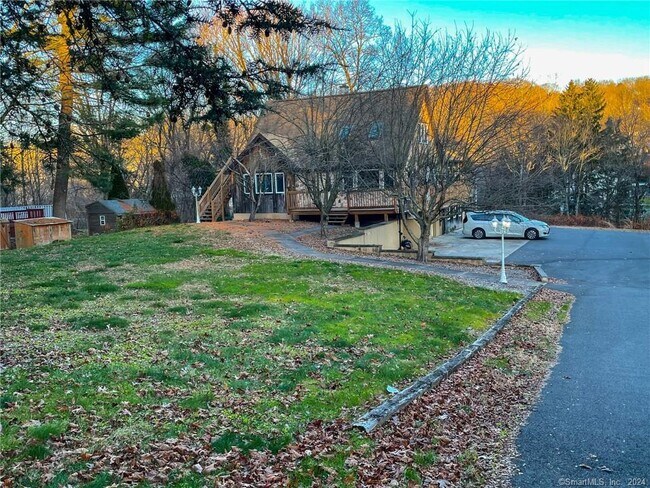 Foto del edificio - 318 Woodtick Rd