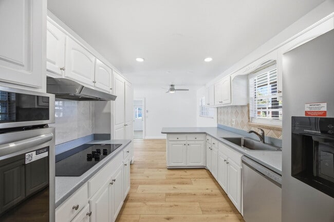 Foto del edificio - 401 Blueberry Ln