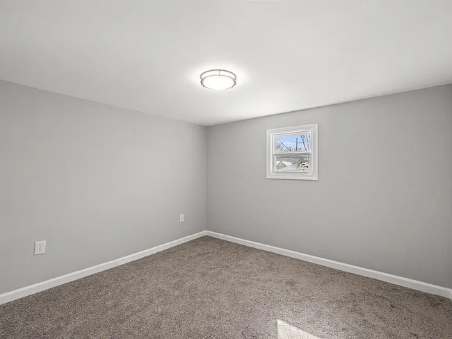 Foto del edificio - 851 Lylesville St
