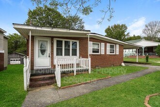 Building Photo - 1208 Westmoreland Dr