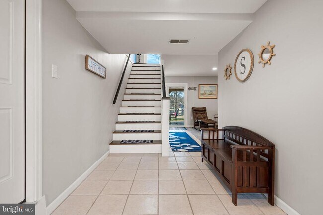 Building Photo - 556 Lake Meade Dr