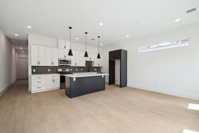 Foto del edificio - 4414 Elmwood St