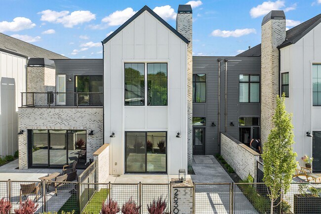 Foto del edificio - 2460 W Iron Coop St