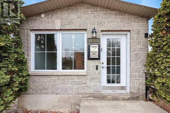 Photo du bâtiment - 646 Cummings Ave.