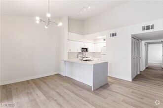 Building Photo - 2251 Wigwam Pkwy