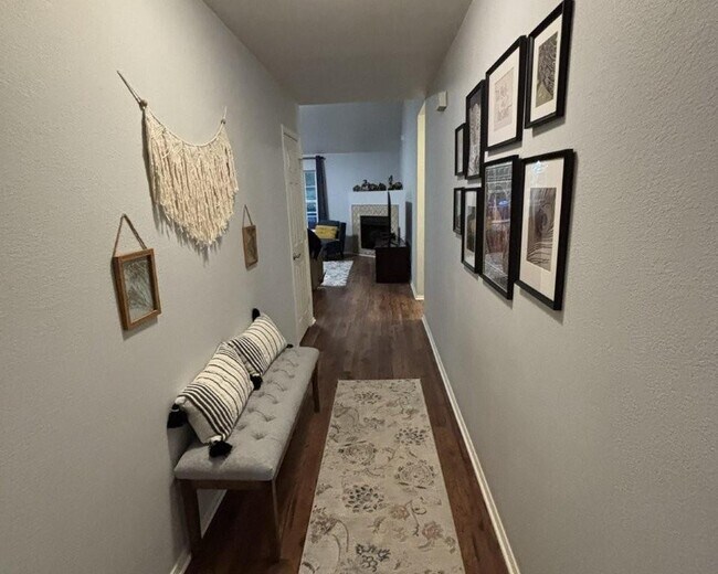 Foto del edificio - 6 Hart Ln