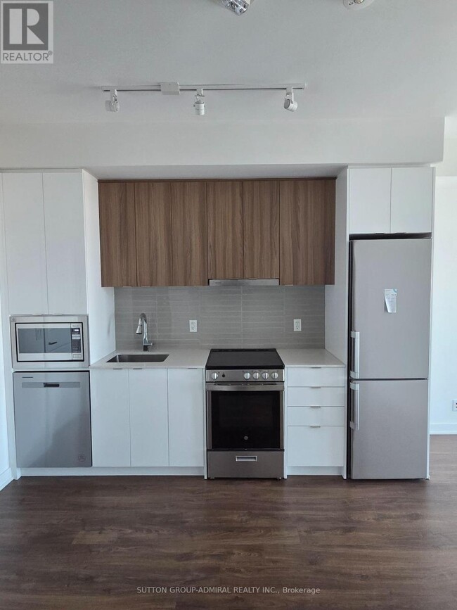 Building Photo - 50 Upper Mall Wy