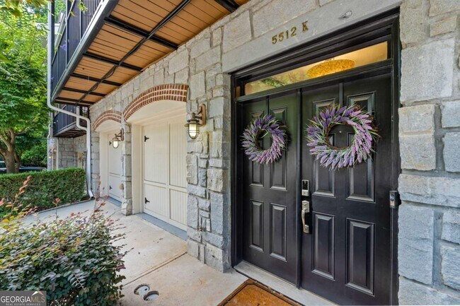 Foto del edificio - 5512 Glenridge Dr