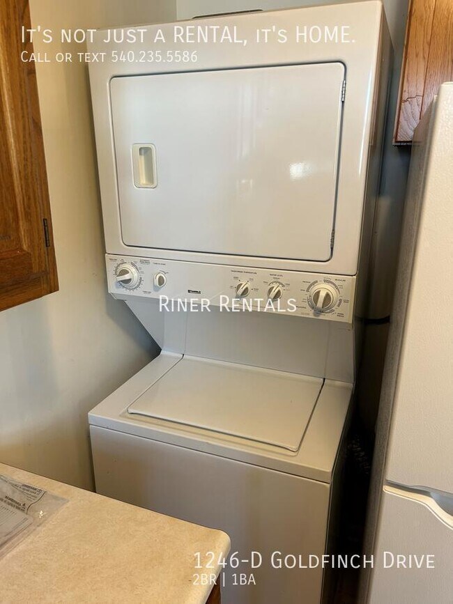 Foto del edificio - 1246-D Goldfinch Drive-