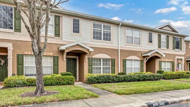 Building Photo - Charming 3-Bedroom, 2.5-Bathroom Townhome ...