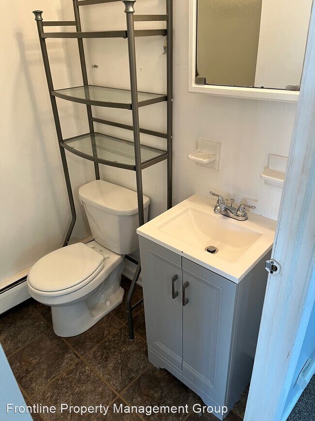 Building Photo - 2 br, 1 bath House - 15 Alicia Ct  1st Floor