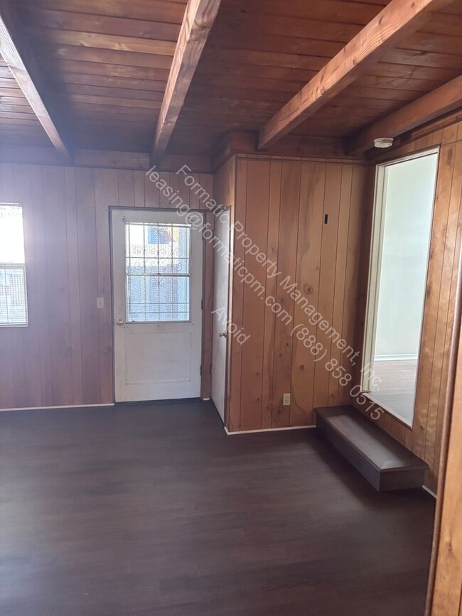 Building Photo - 14843 Disney Ave