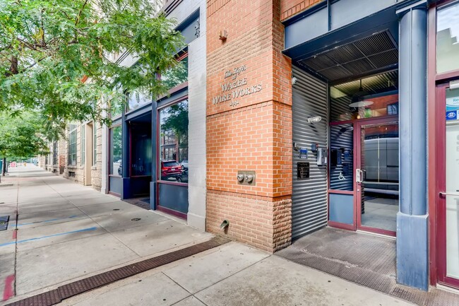 Building Photo - 3 Bedroom 2 Bath Loft Living At It's Finest In LODO! Wireworks Building
