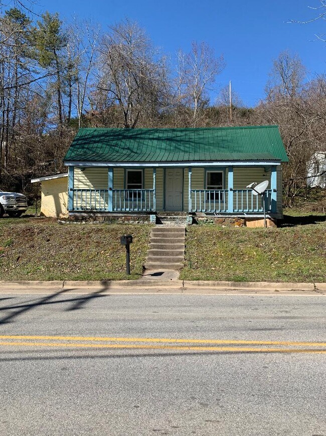 Building Photo - 245 Cope Creek Rd
