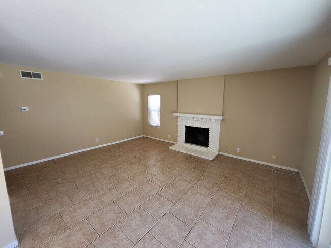 Building Photo - 3 BR Home Plus Loft Area in Rancho Penasquitos