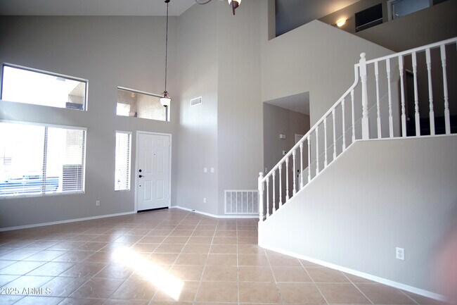 Foto del edificio - 9343 W Quail Ave