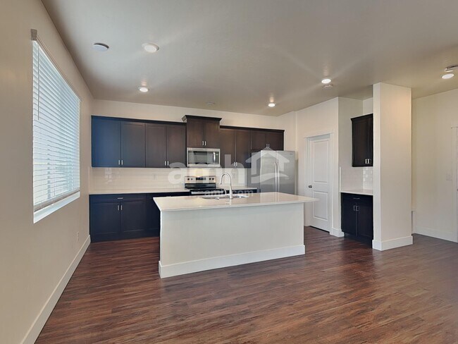 Building Photo - 9366 Wabash St