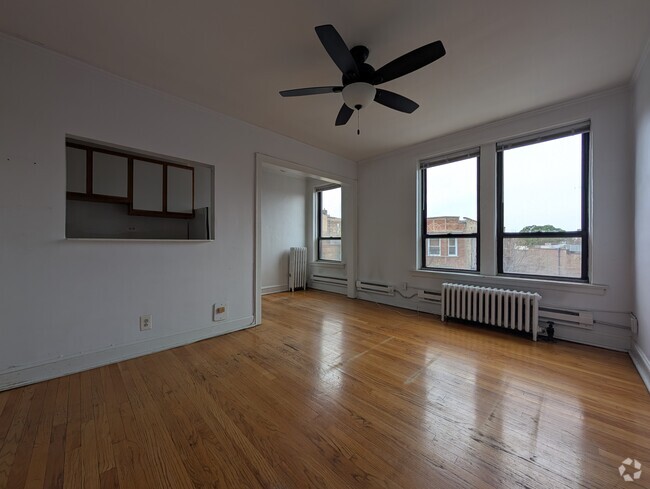 Building Photo - 3346 N Marshfield Ave