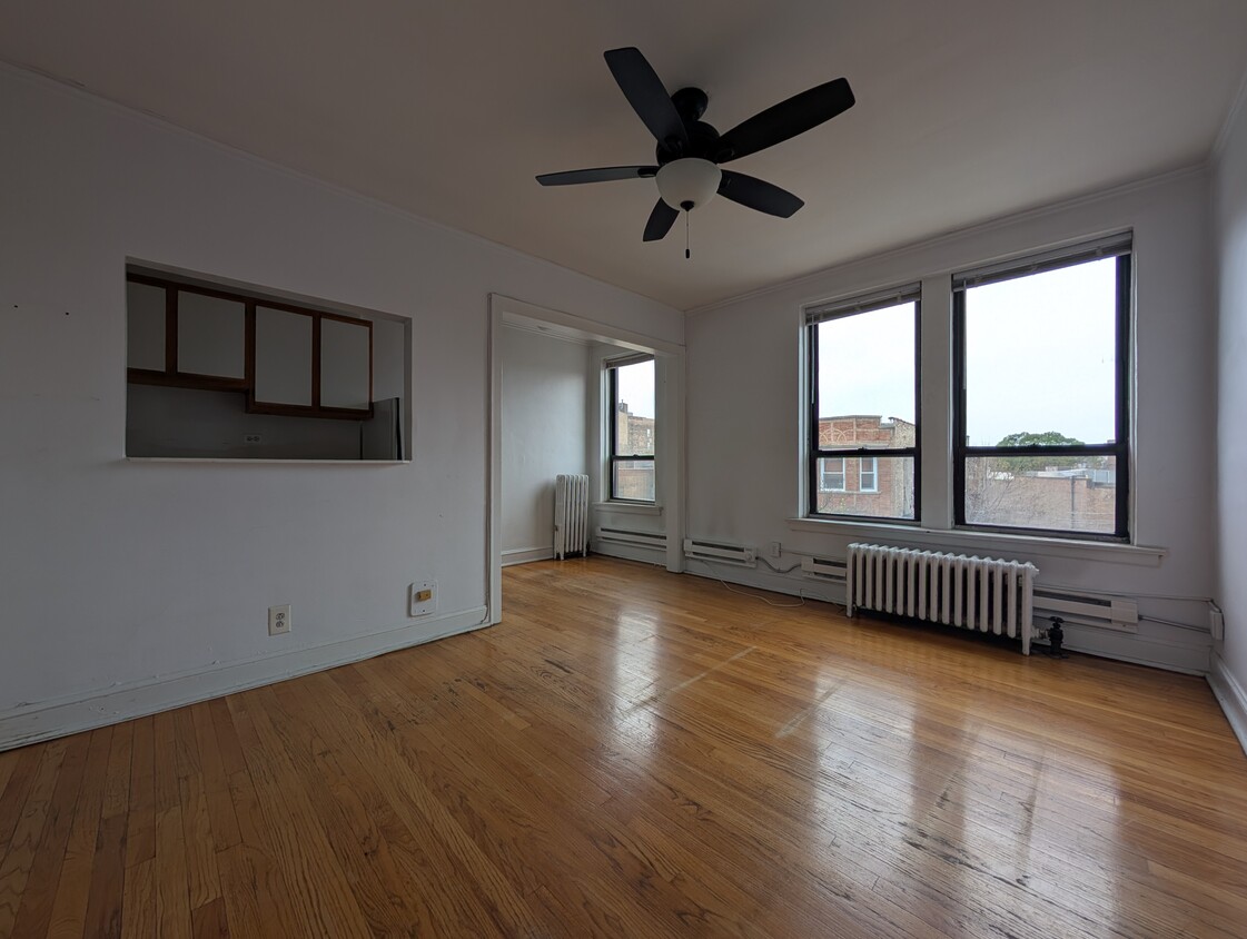 Foto principal - 3346 N Marshfield Ave