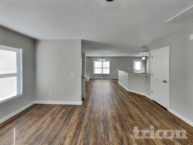 Foto del edificio - 1624 Long Paw Ln