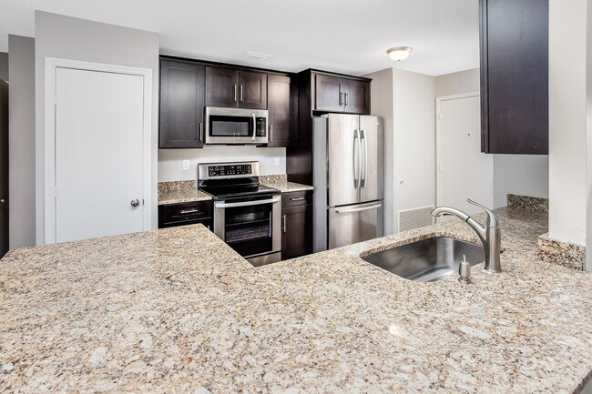 Building Photo - Clermont 3 Bed 2 Bath w/ Community Pool an...