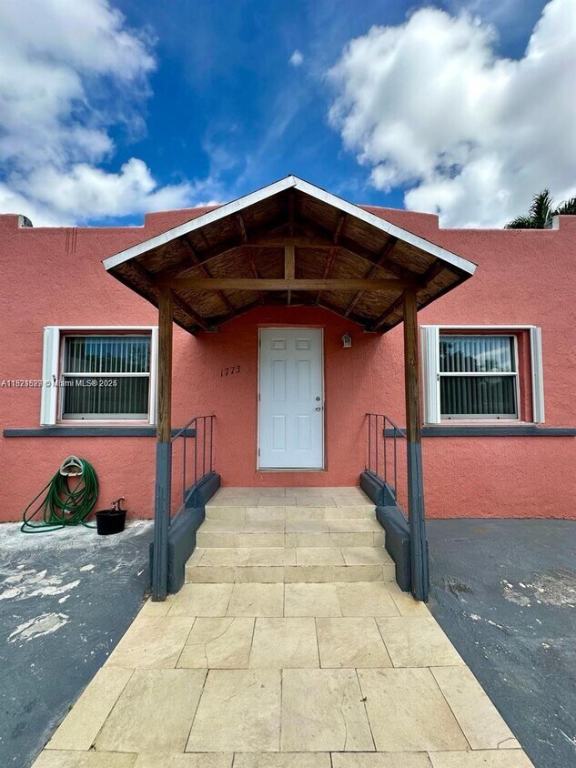 Foto principal - 1773 NW 19th St