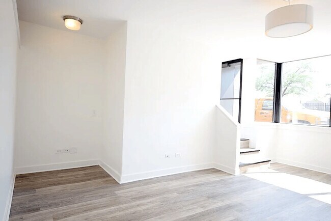 Foto del edificio - 946 W Montrose Ave