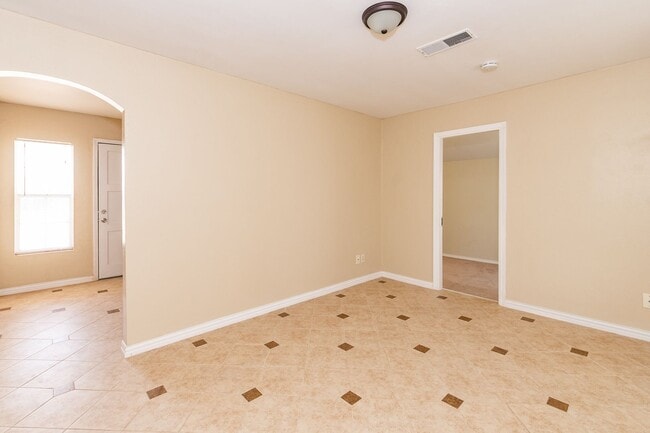 Building Photo - 2 bedroom home for lease!