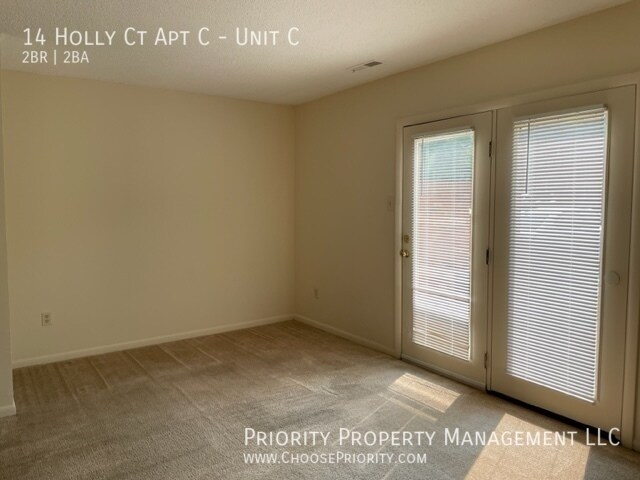 Foto del edificio - 2 bedroom, 1.5 bath townhome