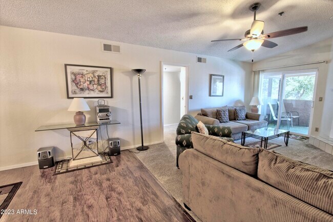 Building Photo - 3031 N Civic Center Plaza