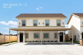 Building Photo - 609 Jasper St