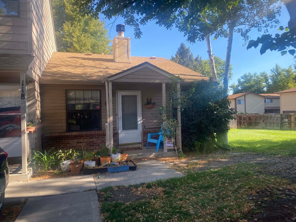 8176 Washington St, Thornton, CO 80229 Townhome Rentals in Thornton CO