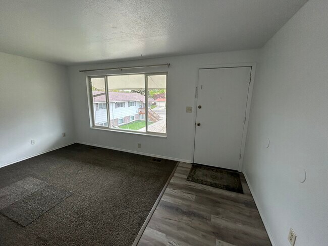 Sala de estar - 817 W Sage St