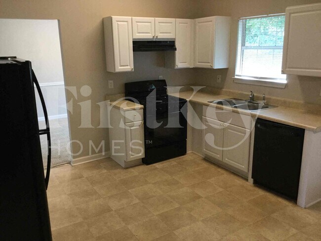 Foto del edificio - 5243 Round Table Dr