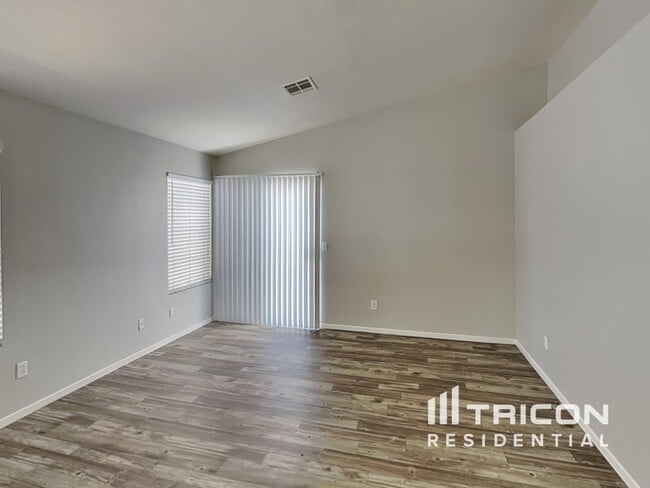 Building Photo - 2900 Mt Hope Dr