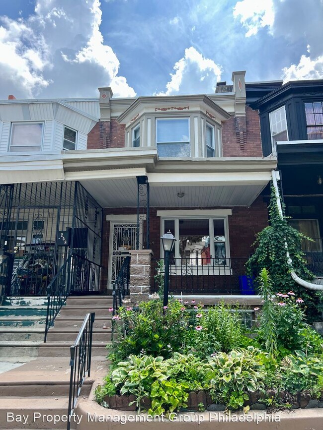Building Photo - 3 br, 1 bath House - 260 W Clapier St