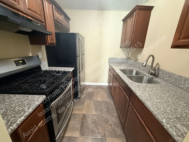 Building Photo - 11771 Hazeldell Dr