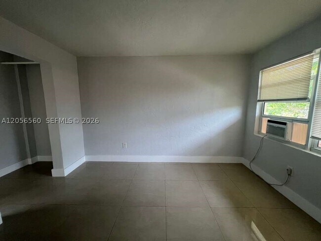 Foto del edificio - 1281 NW 60th St