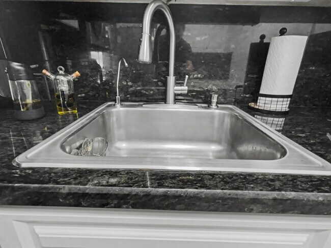 Foto del edificio - 2270 NE 68th St