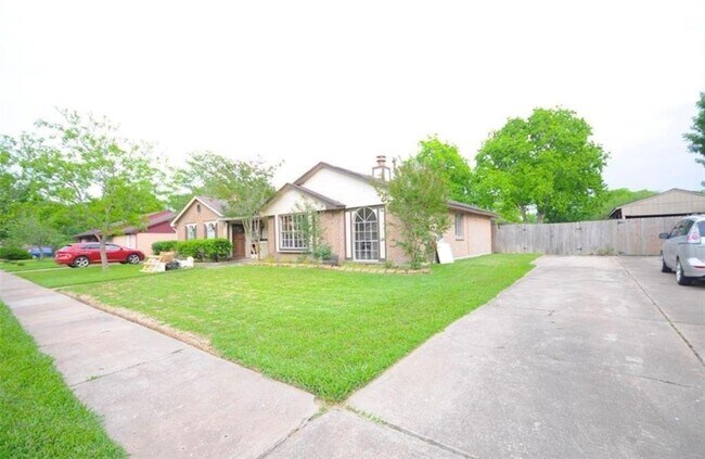 Foto del edificio - 3727 Meadow Pl Dr