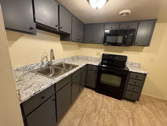 Foto del edificio - Holiday Gardens 3br Townhome