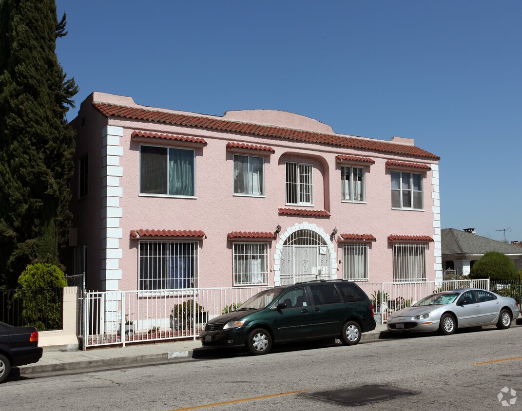 Foto del edificio - 6730 Malabar St